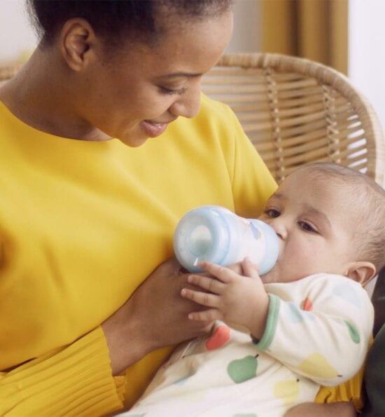 Introducing a Breastfed Baby to a Bottle