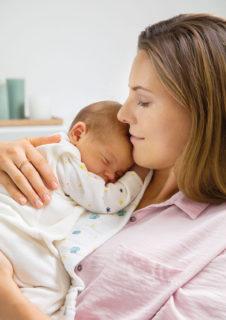Baby & mother - safer sleep tips